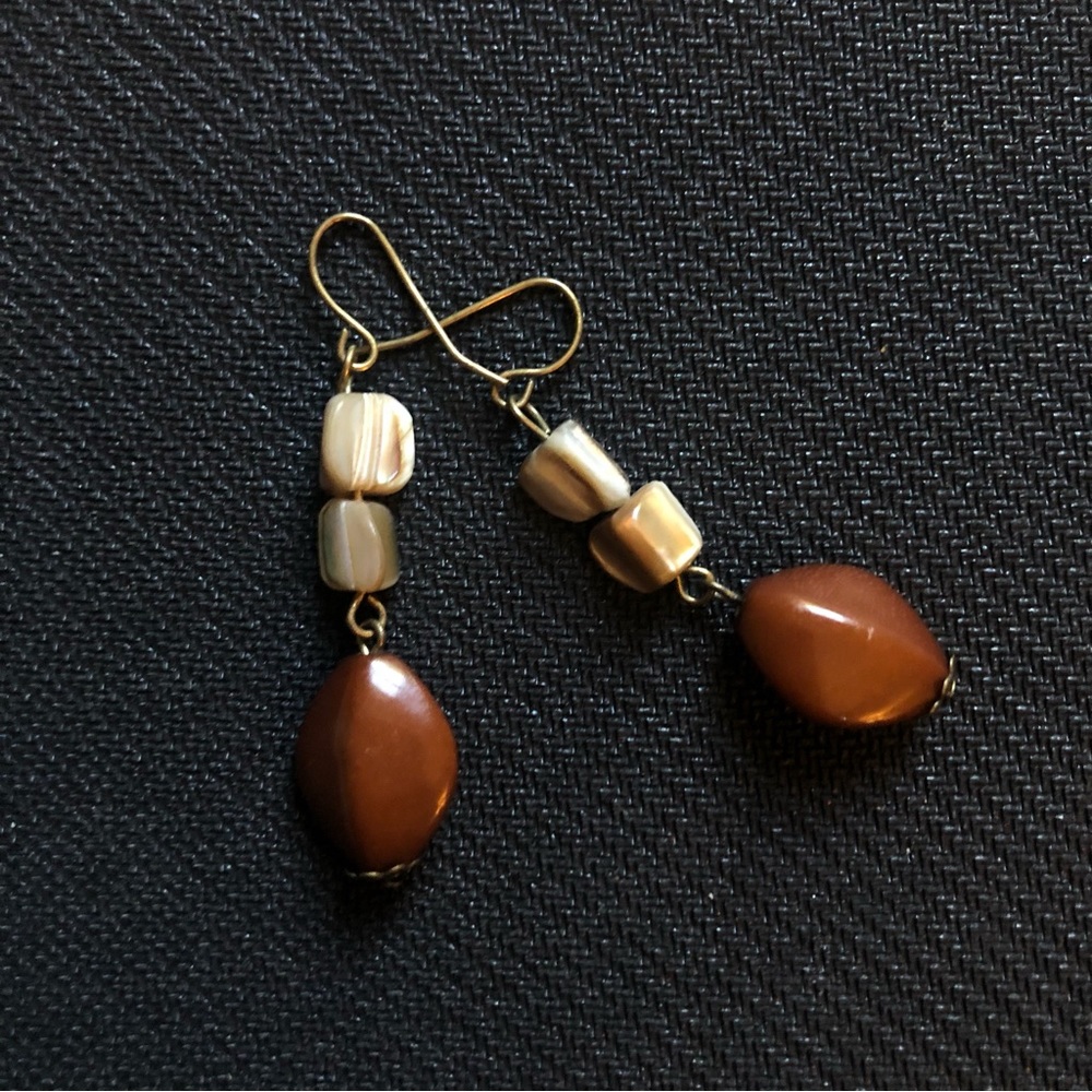 Dangling orange, white and bronze gem earrings. Vintage 70’s